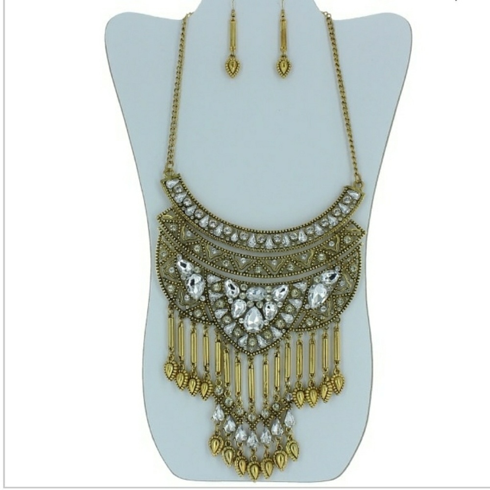 Bohemian necklace set with earrings